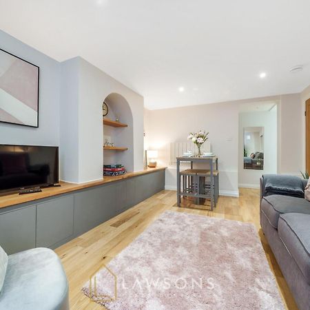 Modern Living By Lawsons With Free Parking Windsor Buitenkant foto